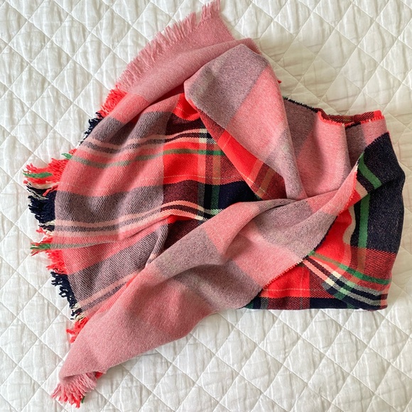NWOT J. CREW Winter scarf! - Picture 2 of 5